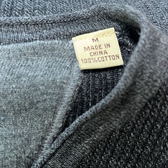 Tommy Bahama v neck sweater size medium - Picture 5 of 5